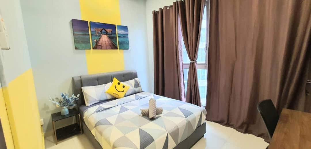Regalia Suites With Infinity Pool Klcc By Staycation Homes 쿠알라룸푸르 외부 사진
