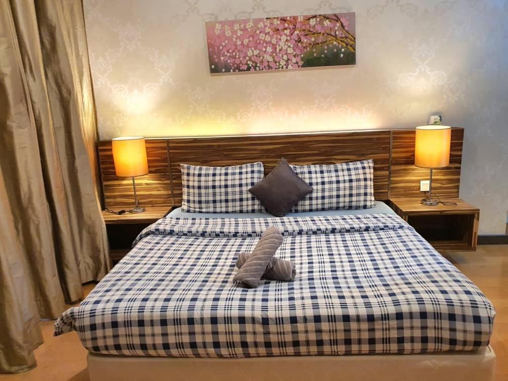 Regalia Suites With Infinity Pool Klcc By Staycation Homes 쿠알라룸푸르 외부 사진