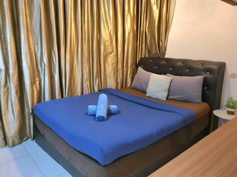 Regalia Suites With Infinity Pool Klcc By Staycation Homes 쿠알라룸푸르 외부 사진