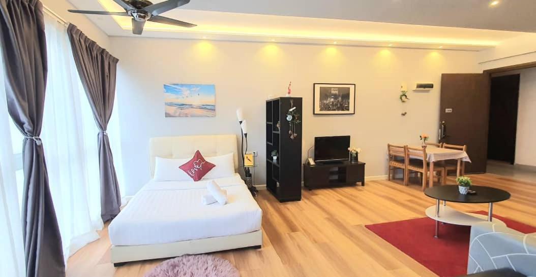 Regalia Suites With Infinity Pool Klcc By Staycation Homes 쿠알라룸푸르 외부 사진