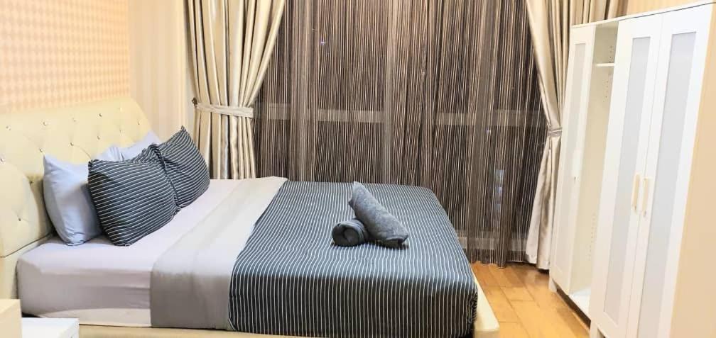 Regalia Suites With Infinity Pool Klcc By Staycation Homes 쿠알라룸푸르 외부 사진