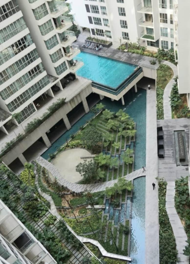 Regalia Suites With Infinity Pool Klcc By Staycation Homes 쿠알라룸푸르 외부 사진