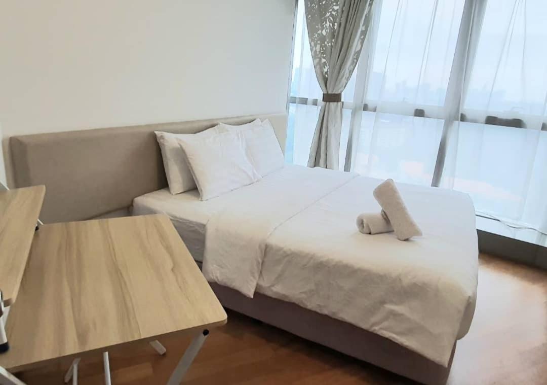 Regalia Suites With Infinity Pool Klcc By Staycation Homes 쿠알라룸푸르 외부 사진