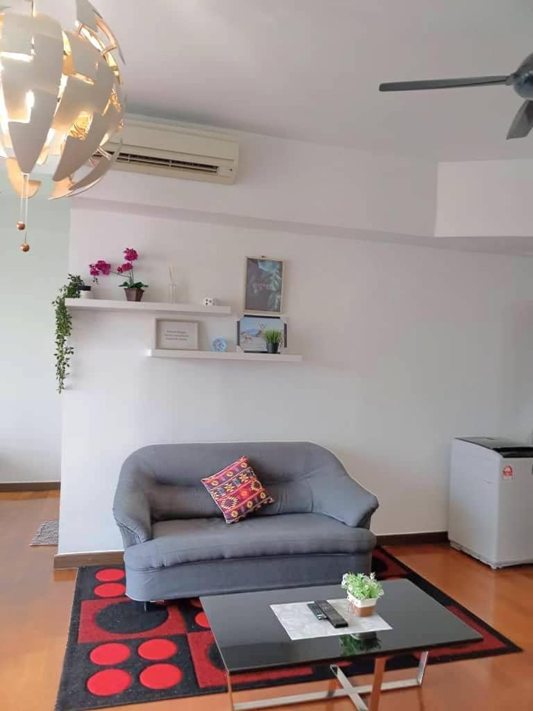 Regalia Suites With Infinity Pool Klcc By Staycation Homes 쿠알라룸푸르 외부 사진